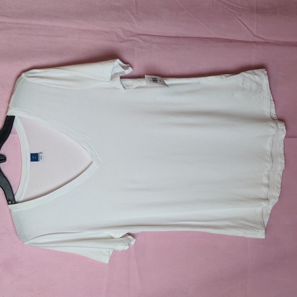 Old Navy Luxe White V Neck Short Sleeve Tee size Small Tall - Picture 1 of 4